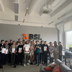 Наши резиденты проходят стажировку в IT-компании BSL - Школа программирования для детей, компьютерные курсы для школьников, начинающих и подростков - KIBERone г. Маркова