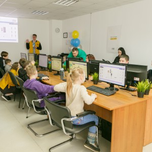 Новый класс в развлекательном центре города Томска! Скоро открытие! - Школа программирования для детей, компьютерные курсы для школьников, начинающих и подростков - KIBERone г. Маркова